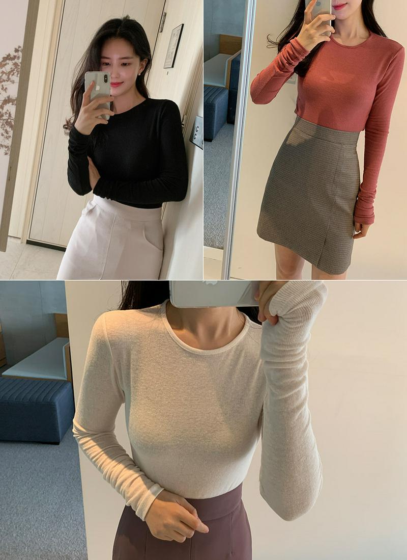 ラウンドネック長袖Tシャツ