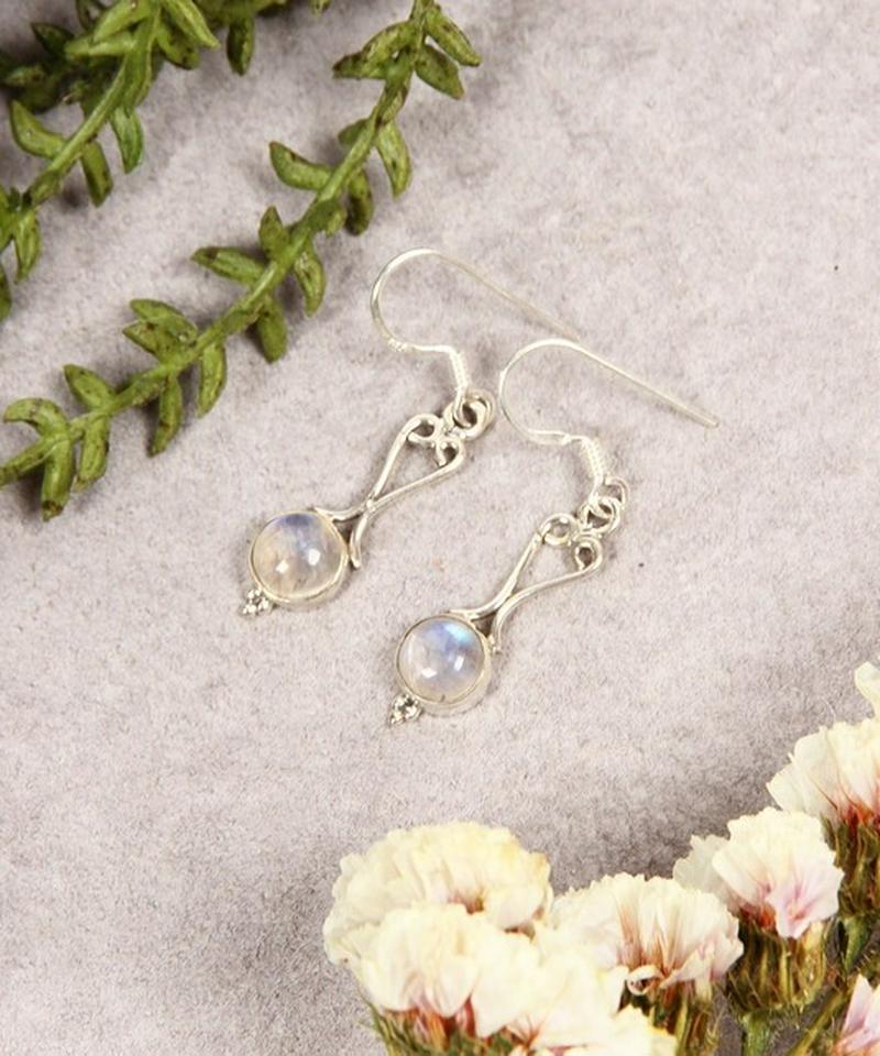 【フランス買付】シルバー925 ホワイトラブラドライトピアス