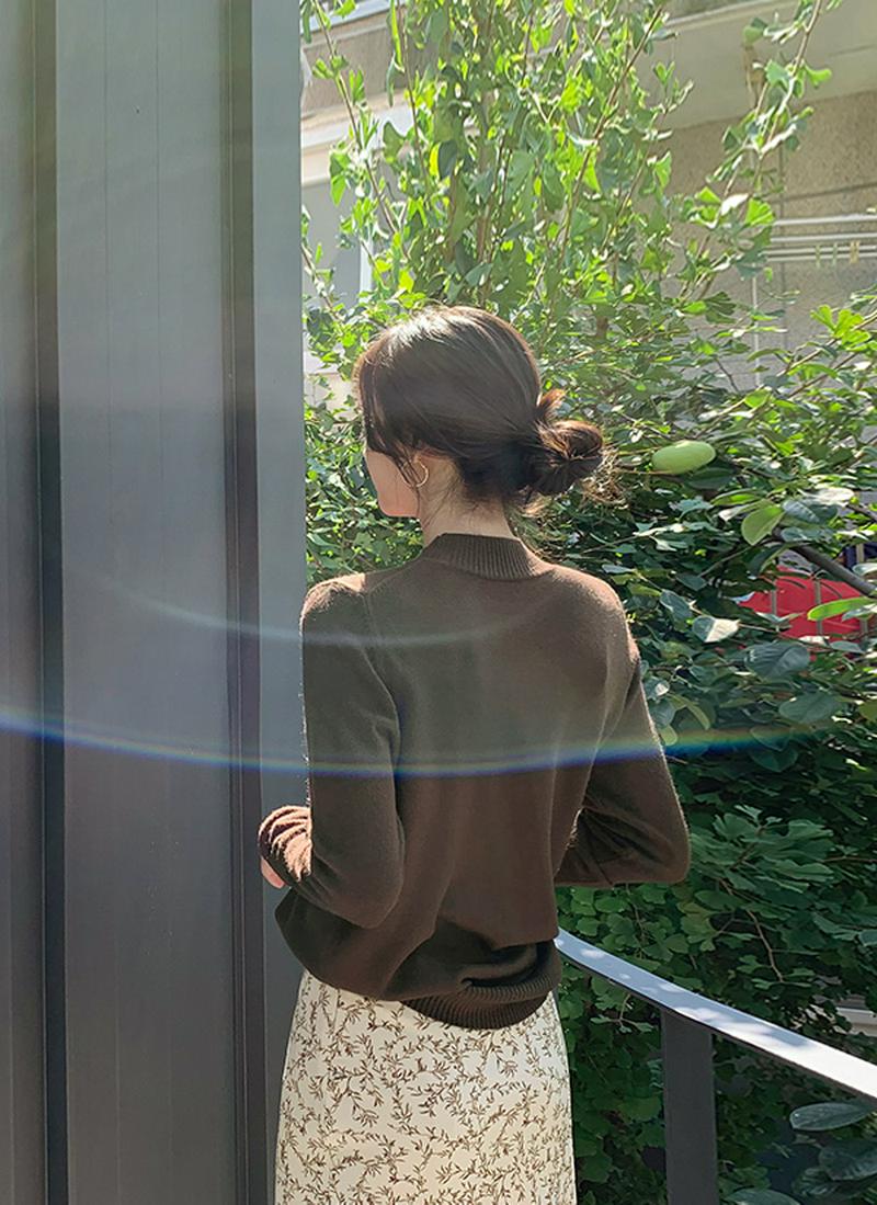 ハーフネックアクリルニット