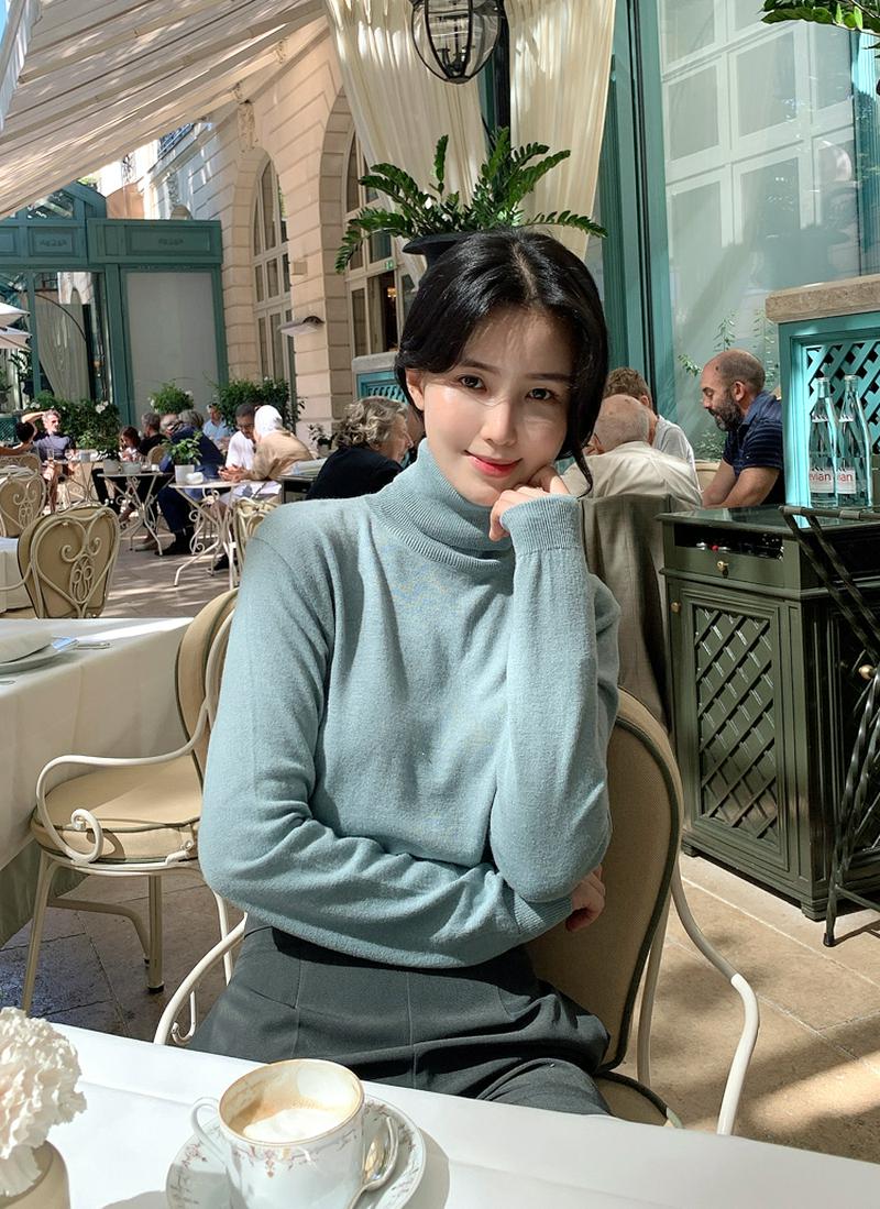 ウールカシミヤ混タートルニット