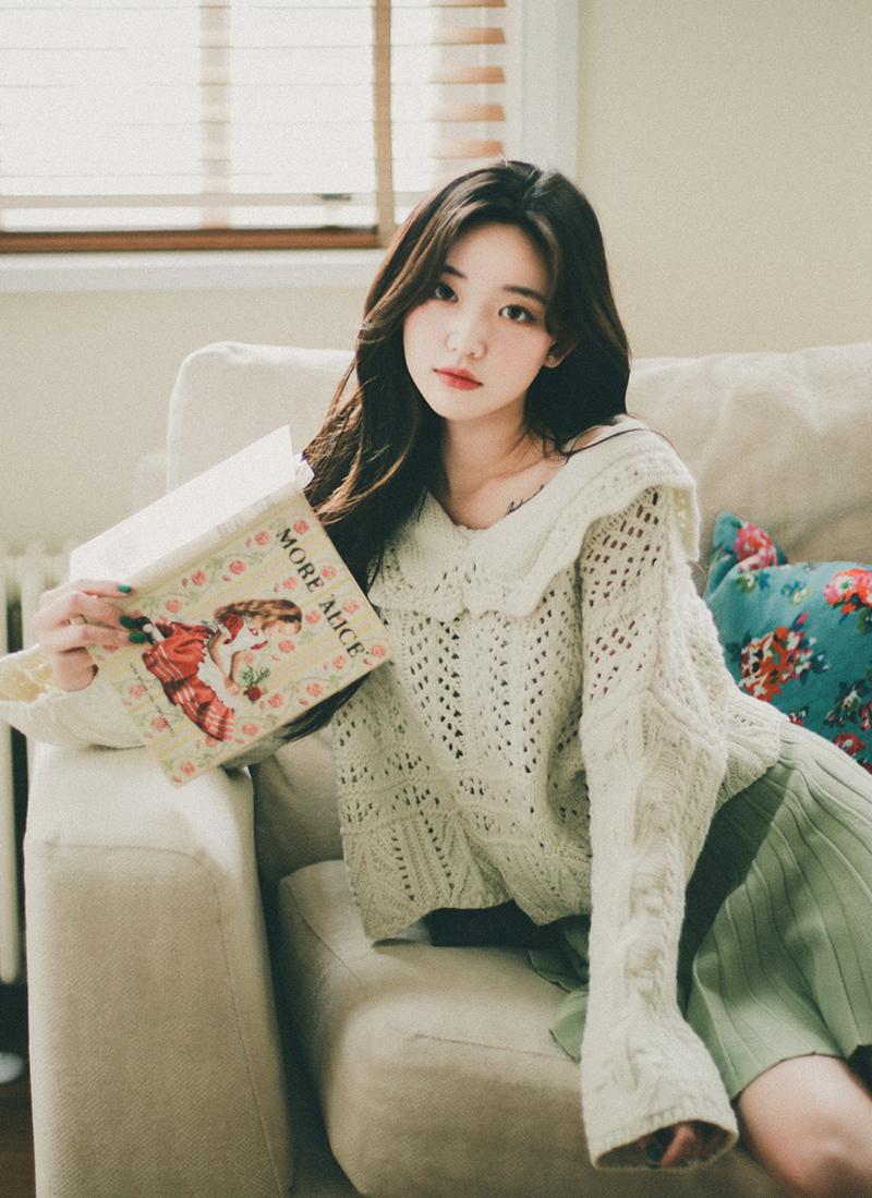 カラーパンチングニット