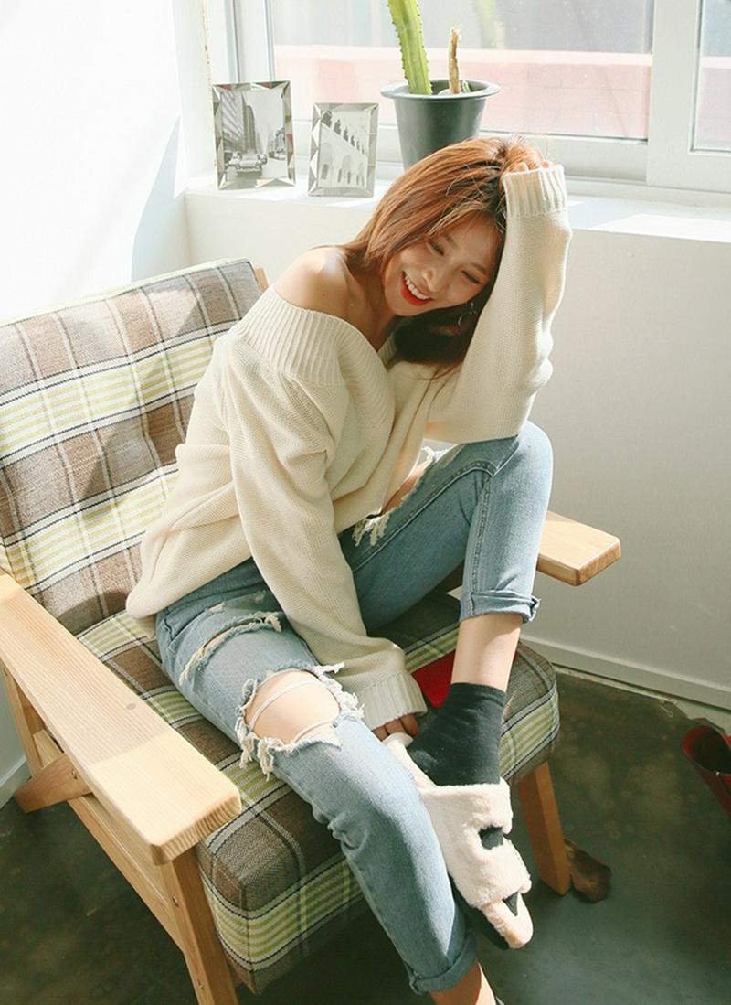 アクリルVネックニット