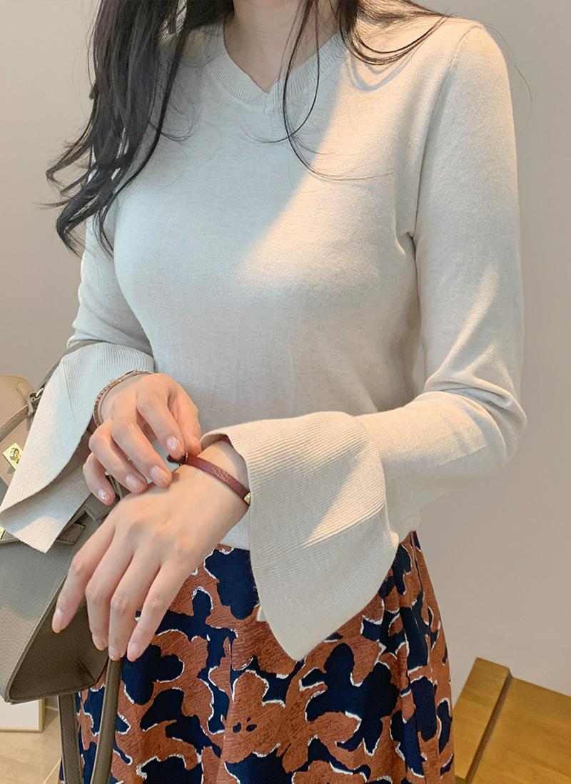 ラッフルスリーブニット