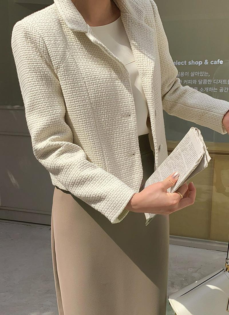 くるみボタンツイードジャケット