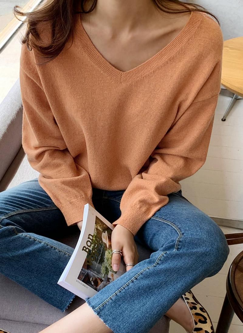 ルーズVネックニット