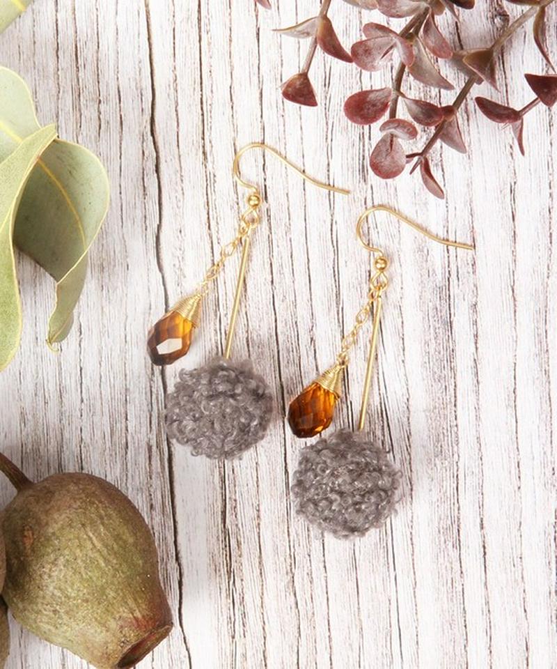 K14GF ウール風ボールグレイ×イエロークリスタルピアス