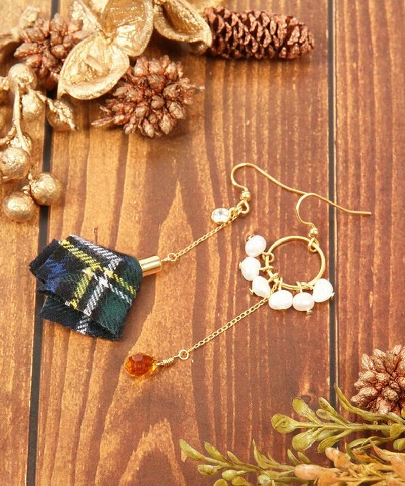 K14GF 緑チェックタッセル×淡水パールピアス