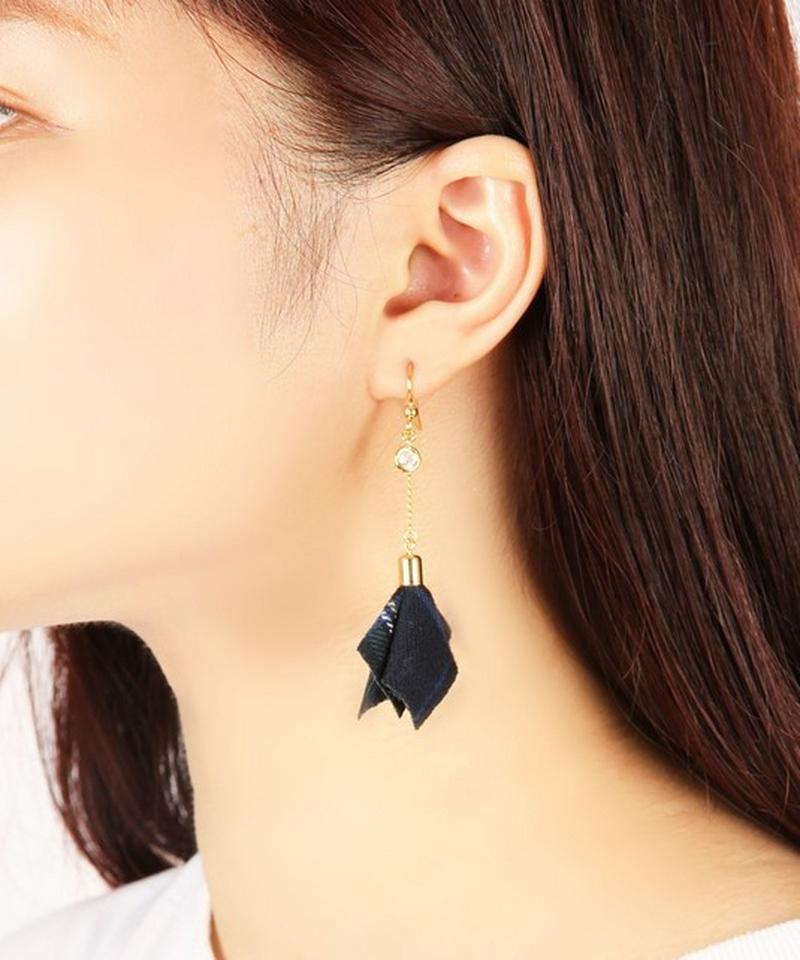 K14GF 緑チェックタッセル×淡水パールピアス