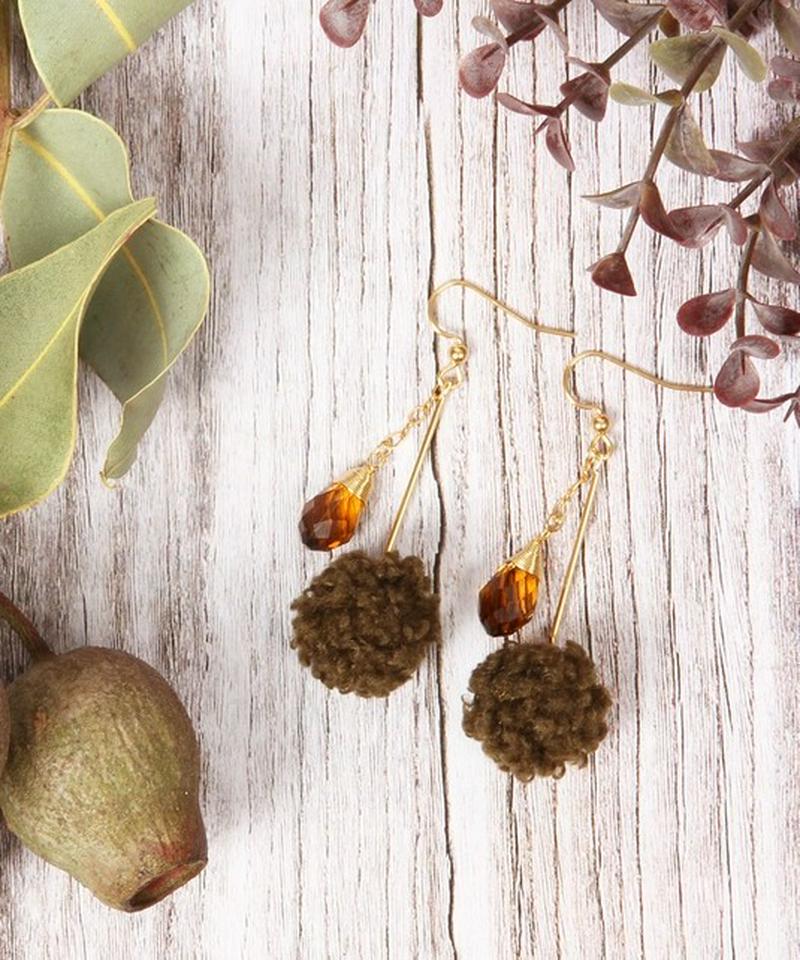 K14GF ウール風ボールカーキ×イエロークリスタルピアス