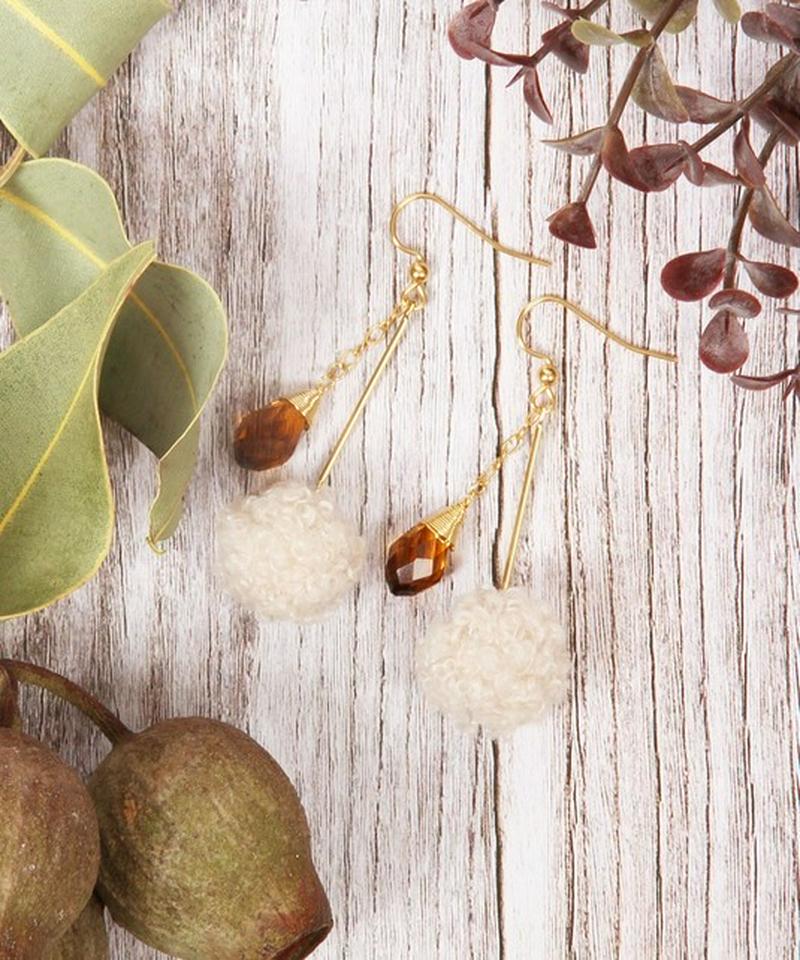 K14GF ウール風ボールベージュ×イエロークリスタルピアス