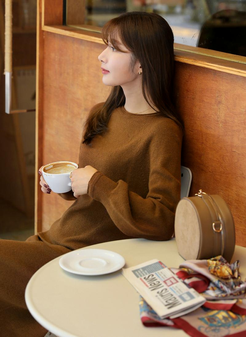 カシミヤ混ラウンドニット