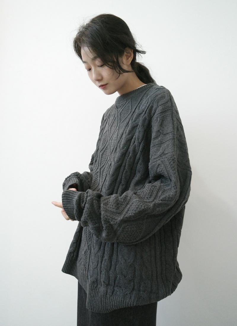 ケーブルオーバーニット