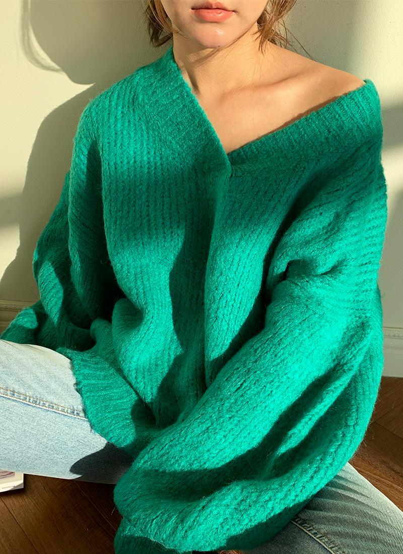 アクリル混ルーズVネックニット