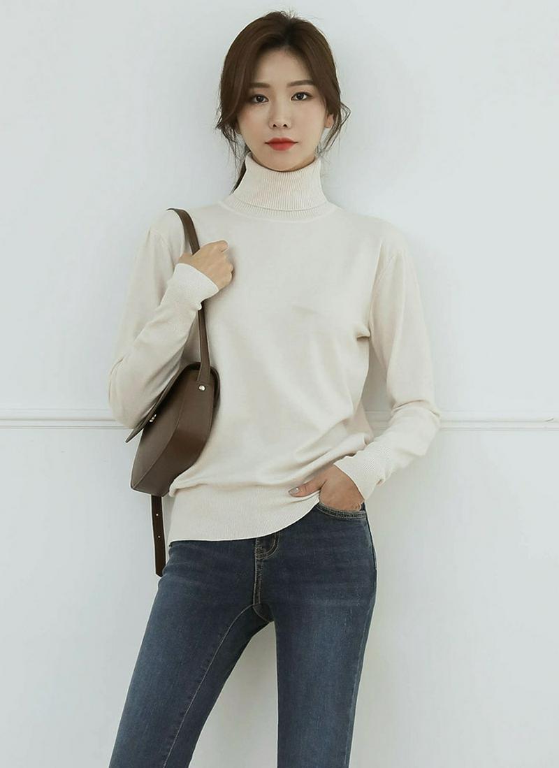 タートルネックウール混ソフトニット