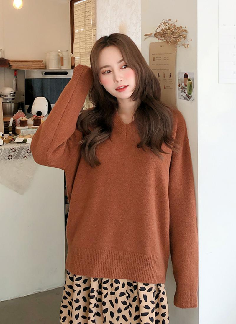 ルーズフィットVネックニット