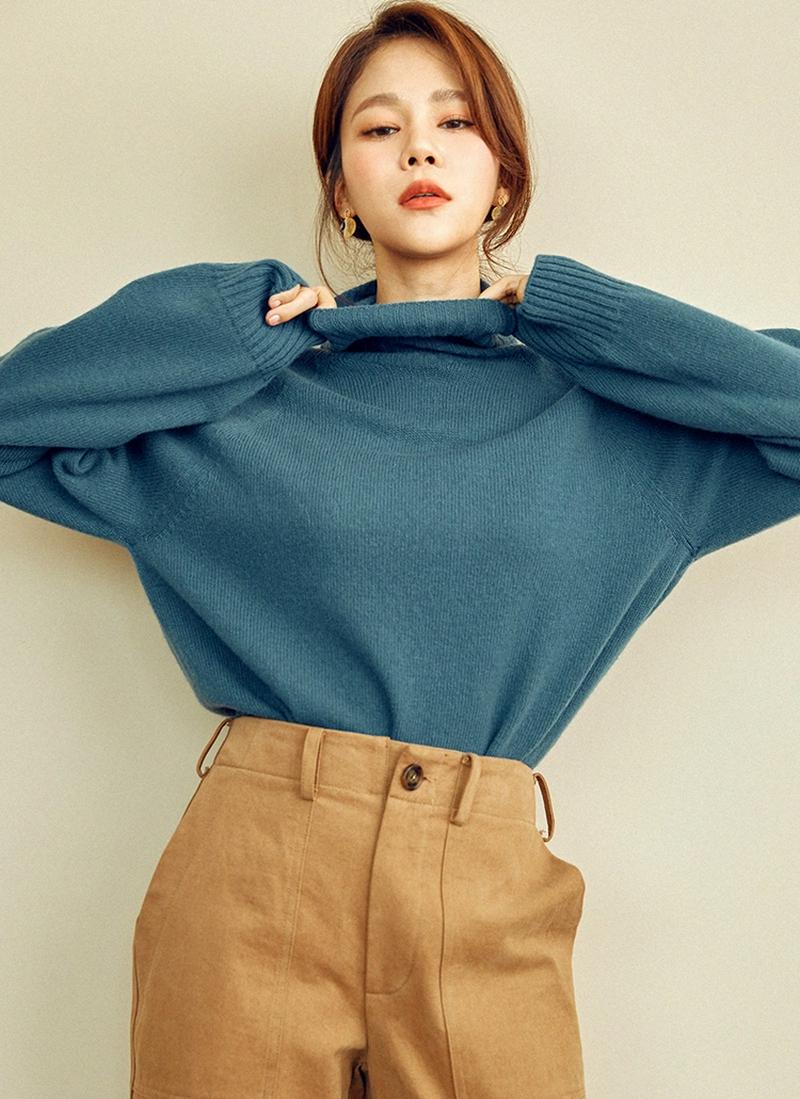 ウール混ラグランタートルネックニット