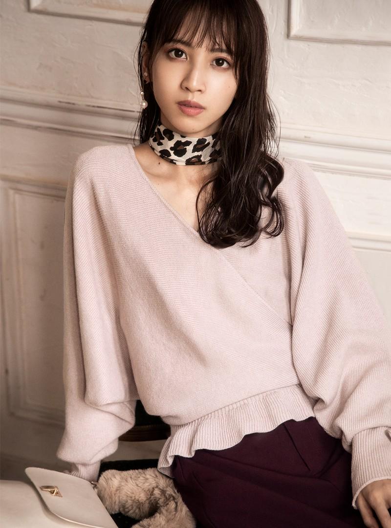 佐藤楓(乃木坂46)裾フリルカシュクールニットトップス