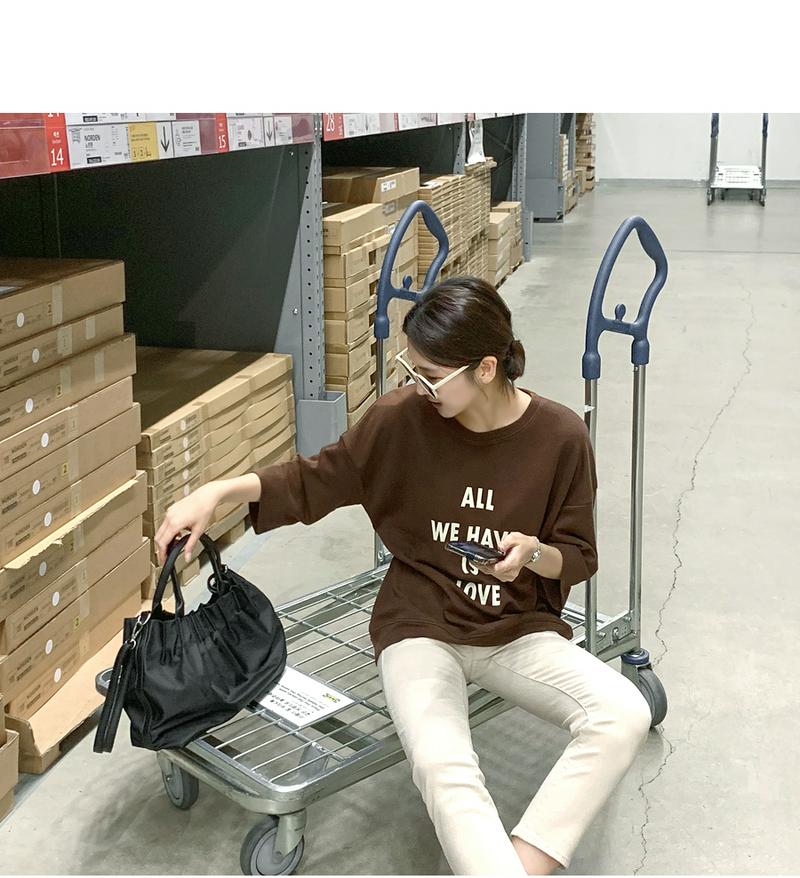 フロントレタリングTシャツ