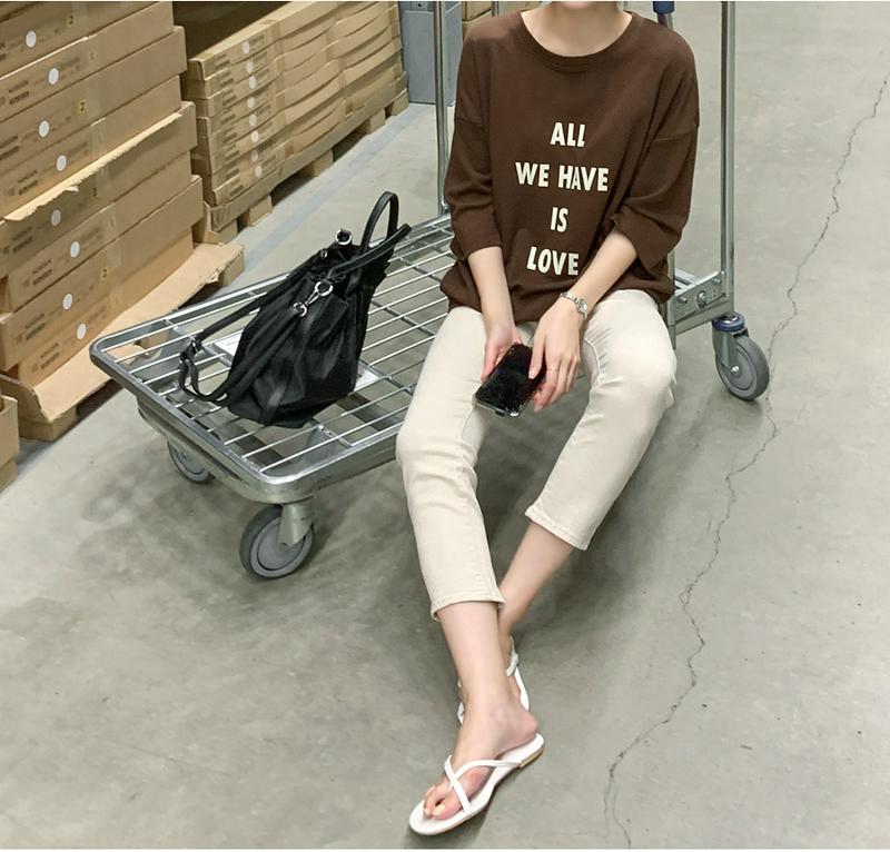 フロントレタリングTシャツ