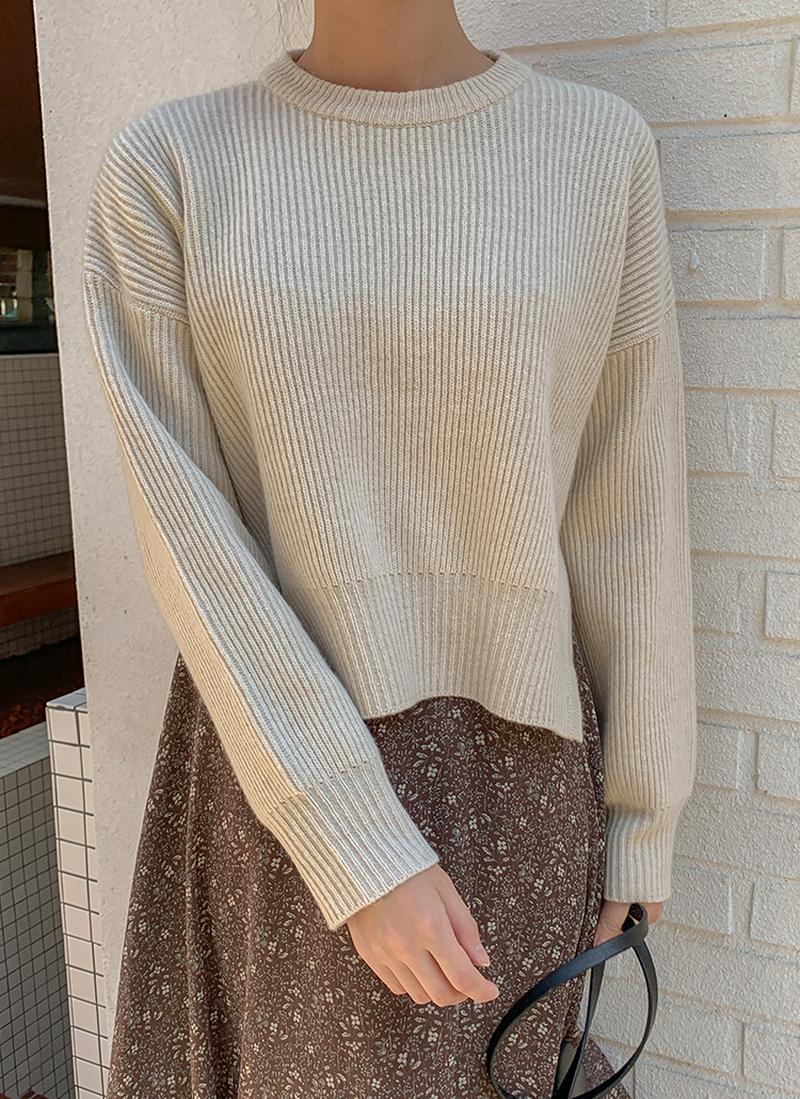 ウール混紡ラウンドニット