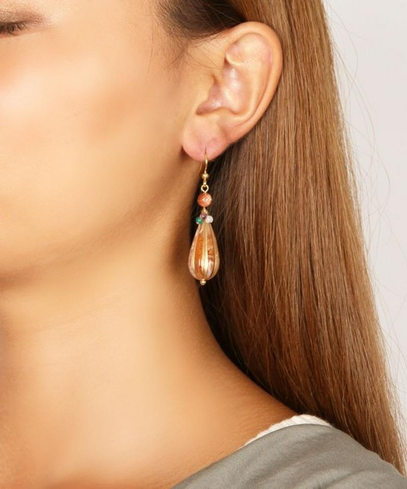 K14GF 木の実のアシンメトリーブラウンピアス