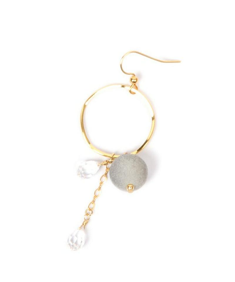 K14GF グレーベルベットボールピアス