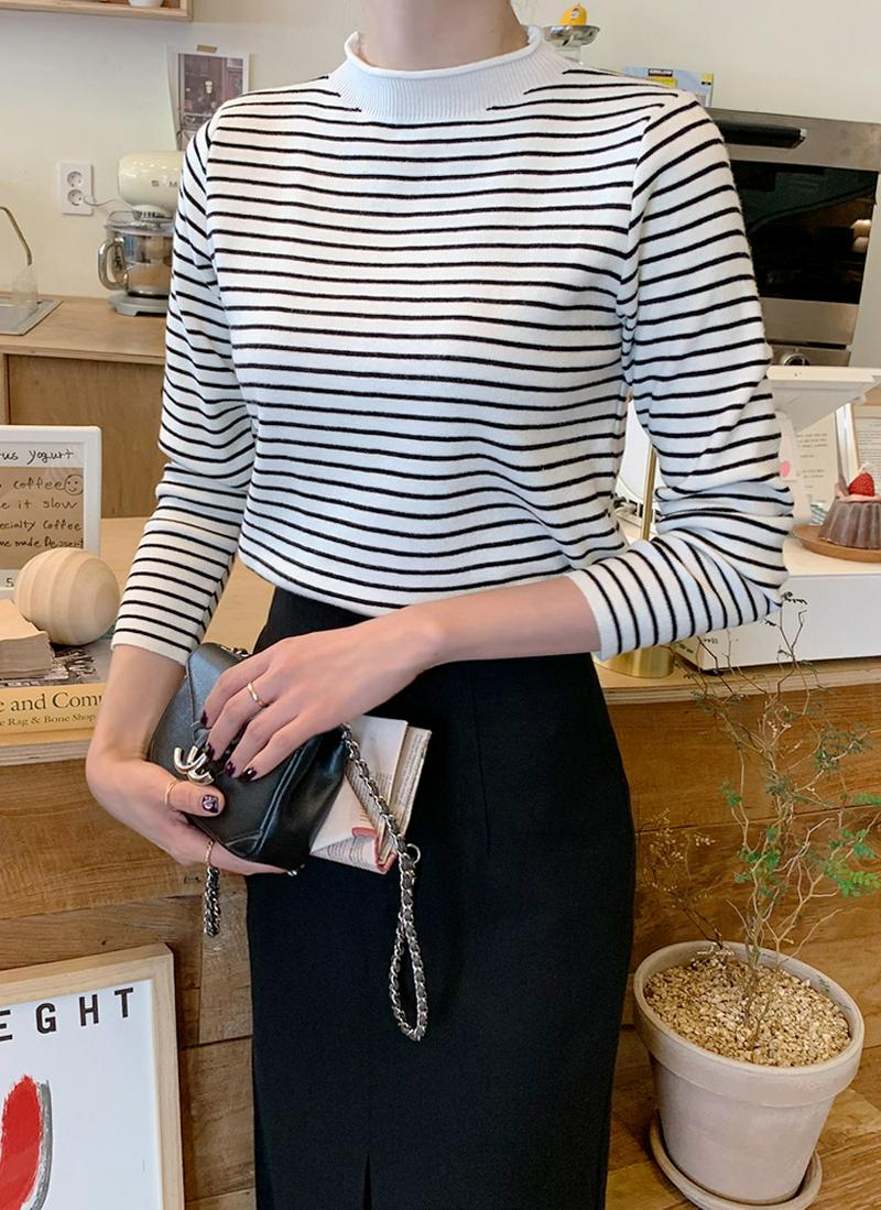 ボーダーモックネックニット