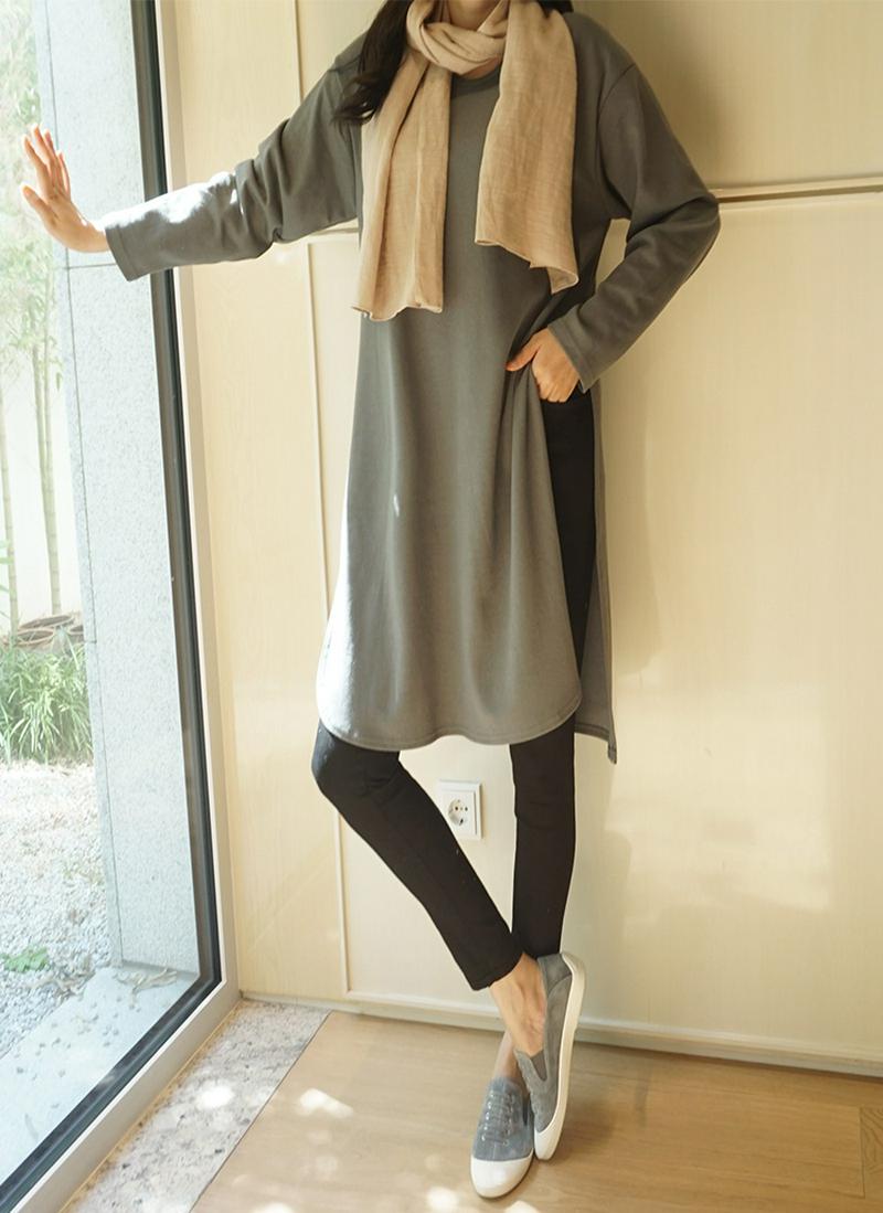 サイド深スリットロングTシャツ