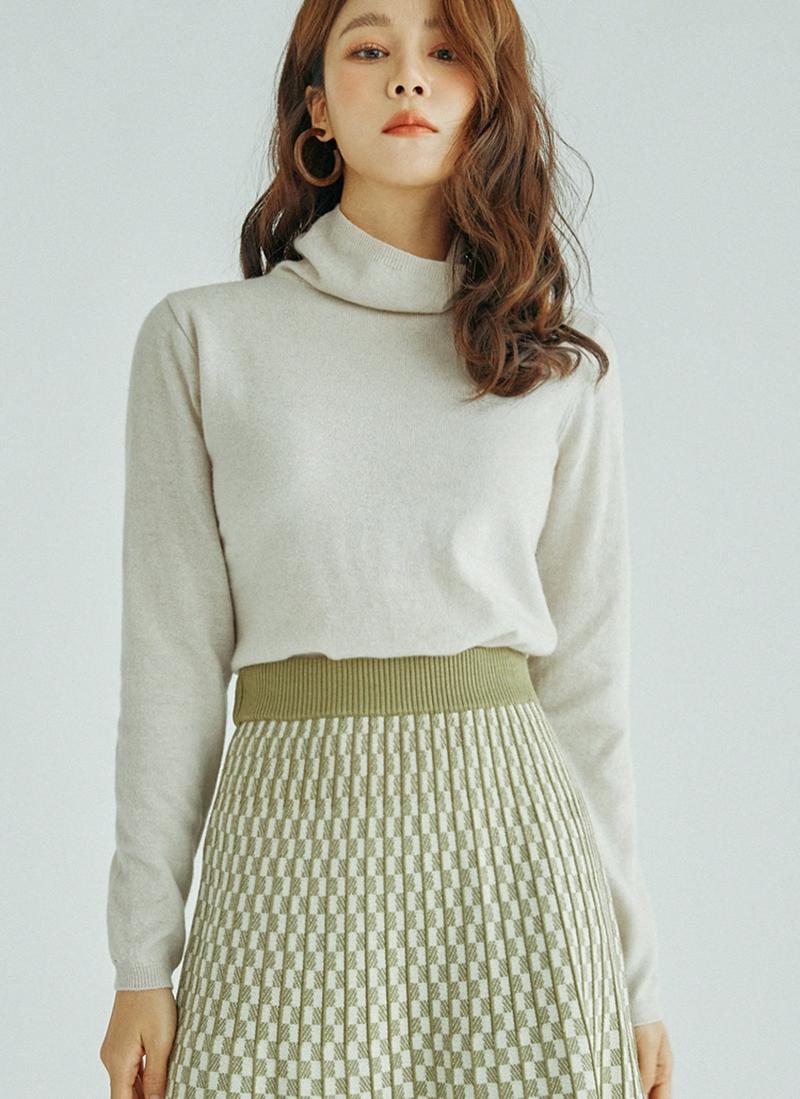 ハイネックカシミヤ混ニット