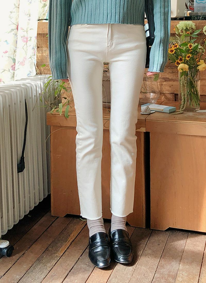 スリムストレートデイリーパンツ
