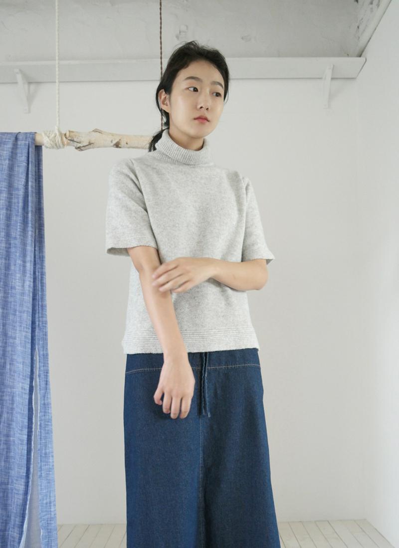 ウール混リブタートルネック半袖ニット