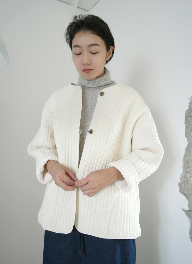 ボタンキルティングジャケット
