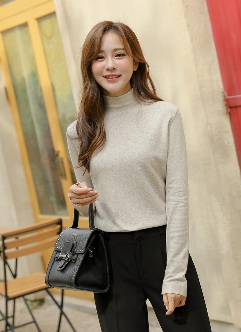 ハイネックニット