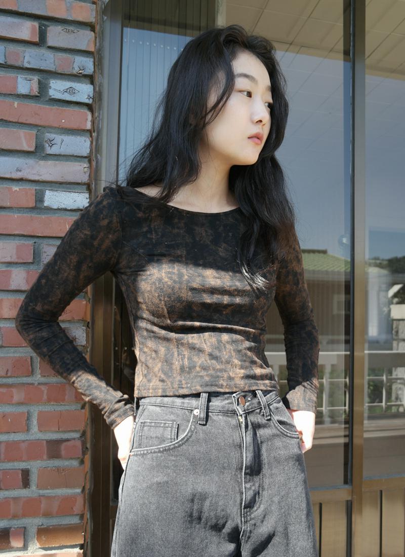 バックUネックプリントTシャツ