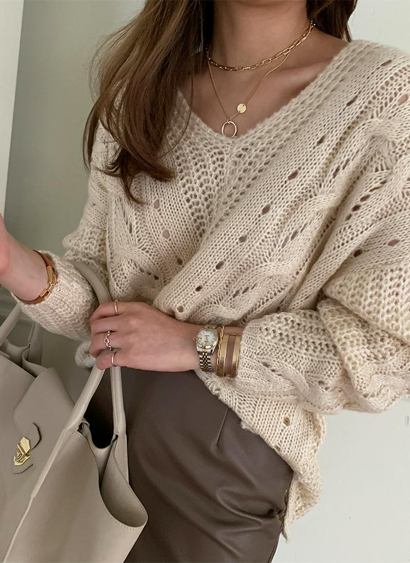 パンチングVネックルーズニット
