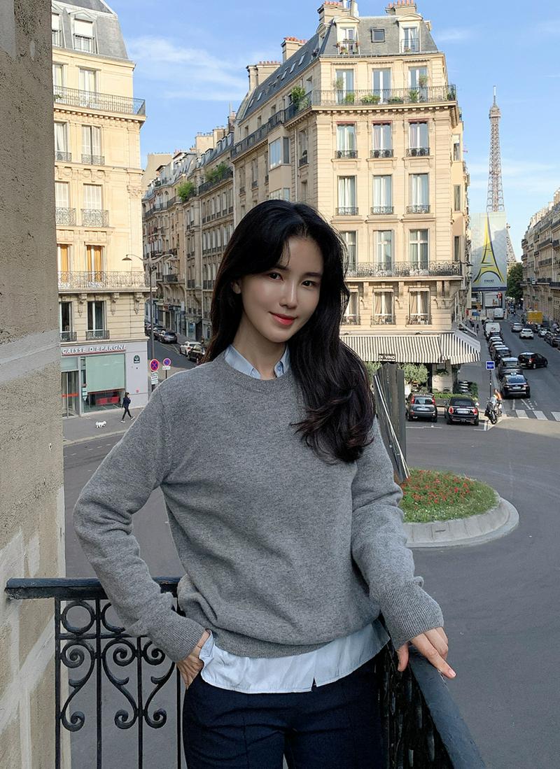 ラウンドネックカシミヤ混ニット