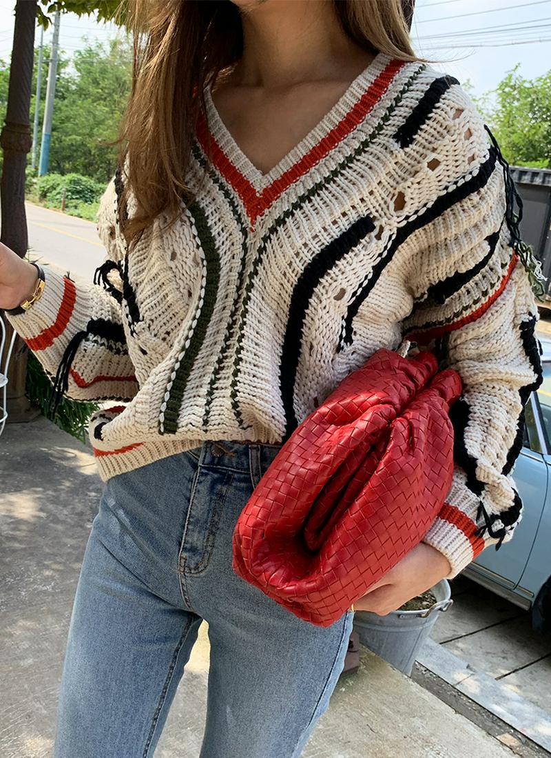 ダメージ配色Vネックニット