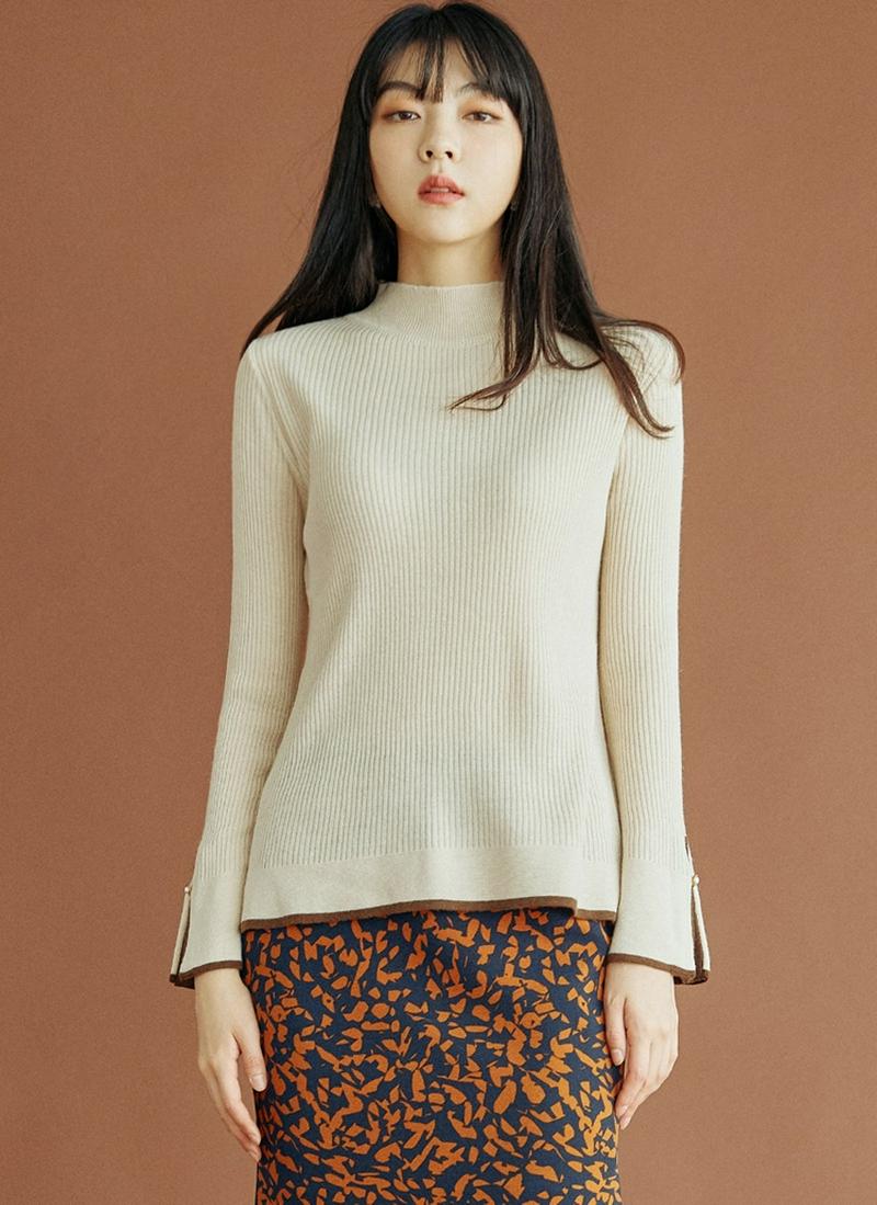 ハイネック配色ニット