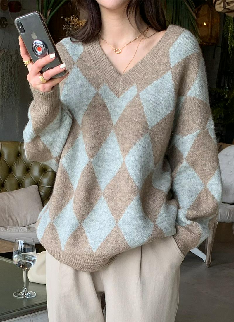 配色ダイヤパターンニット