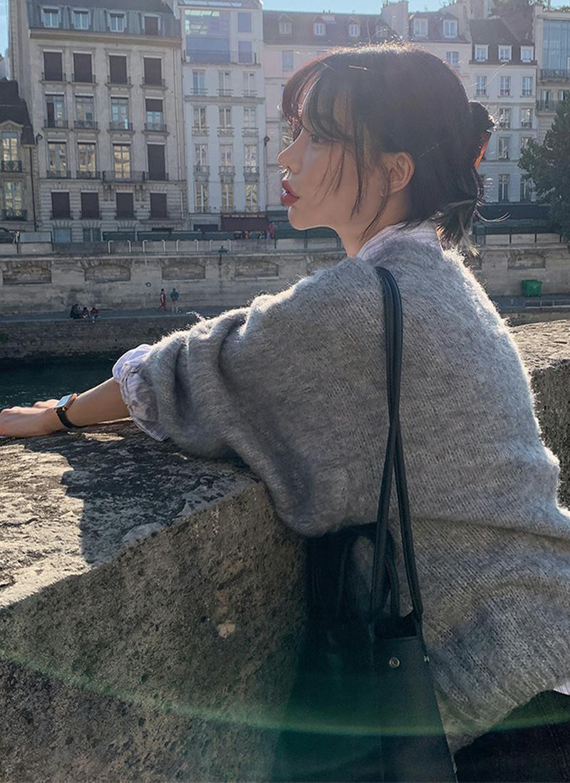 アクリルブレンドVネックニット