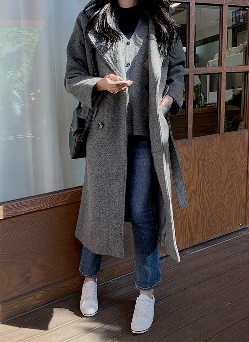 ストラップ付ロングコート