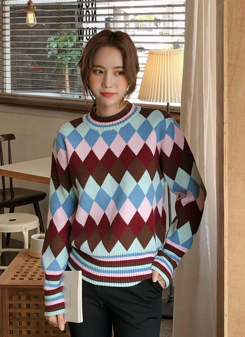 配色ダイヤ柄ニット