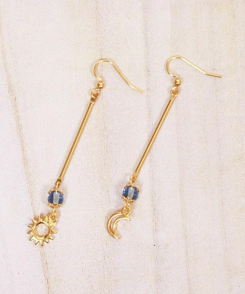 K14GF 太陽と月の装飾ブルークリスタルピアス