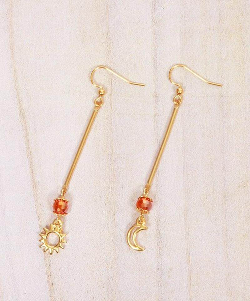 K14GF 太陽と月の装飾レッドクリスタルピアス