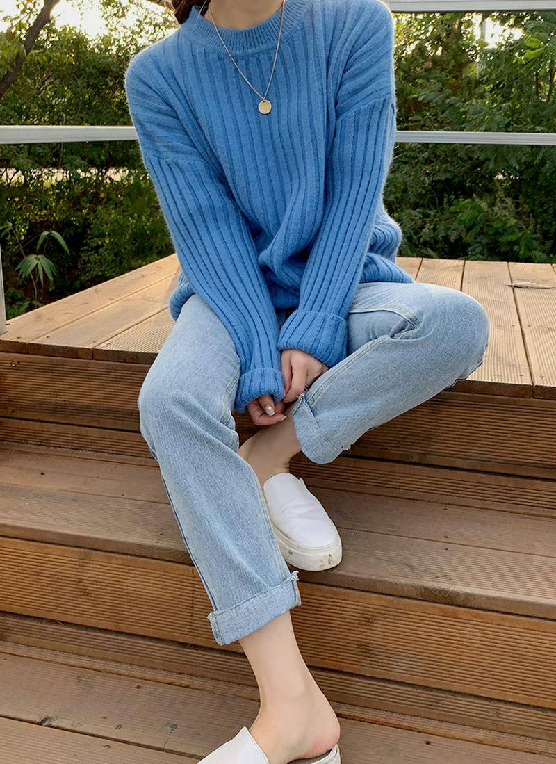 ラウンドネックワイドリブニット