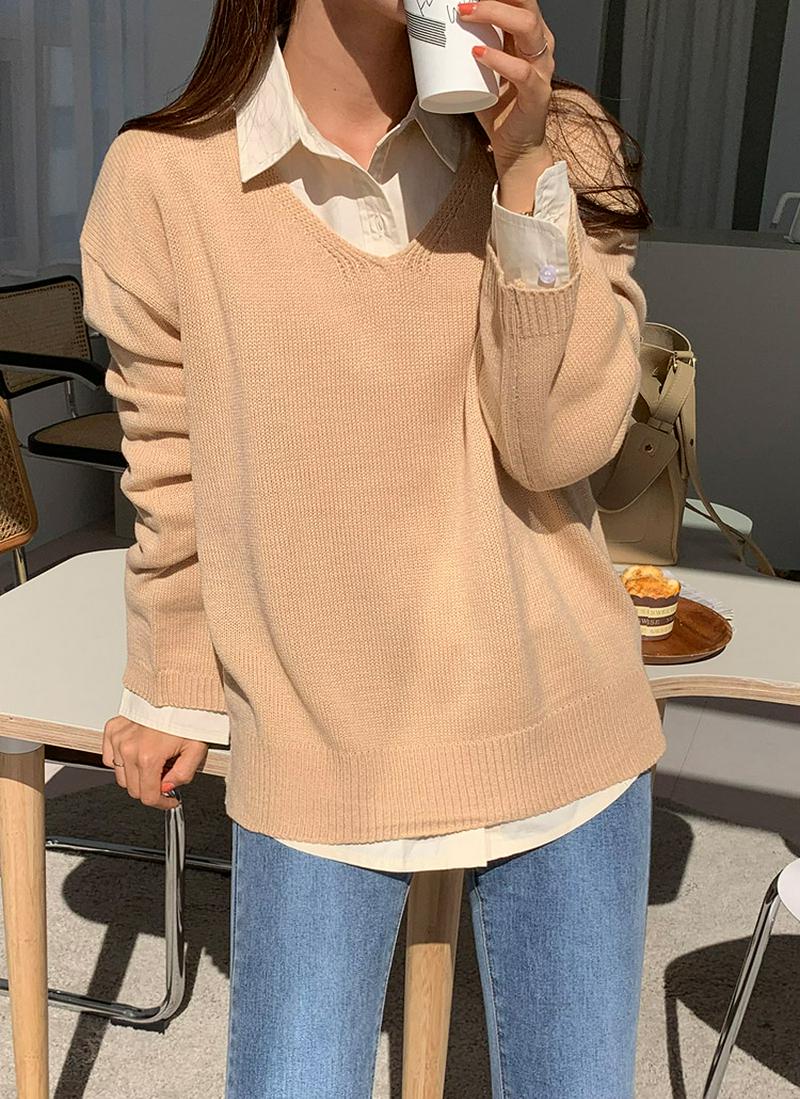 Vネックオーバーフィットニット