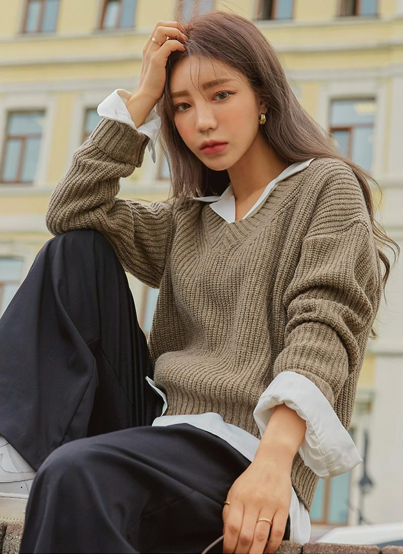 クロップドVネックニット