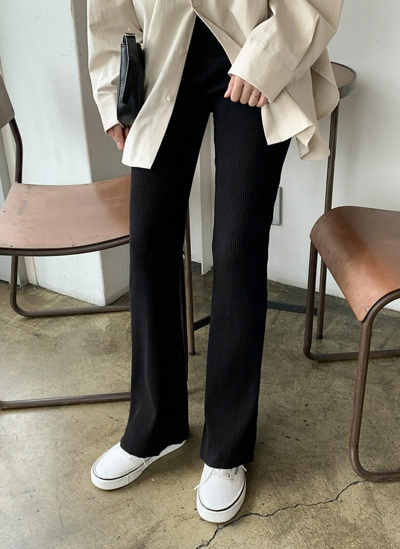 リブニットパンツ