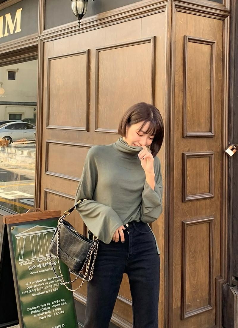 ルーズタートルネックTシャツ