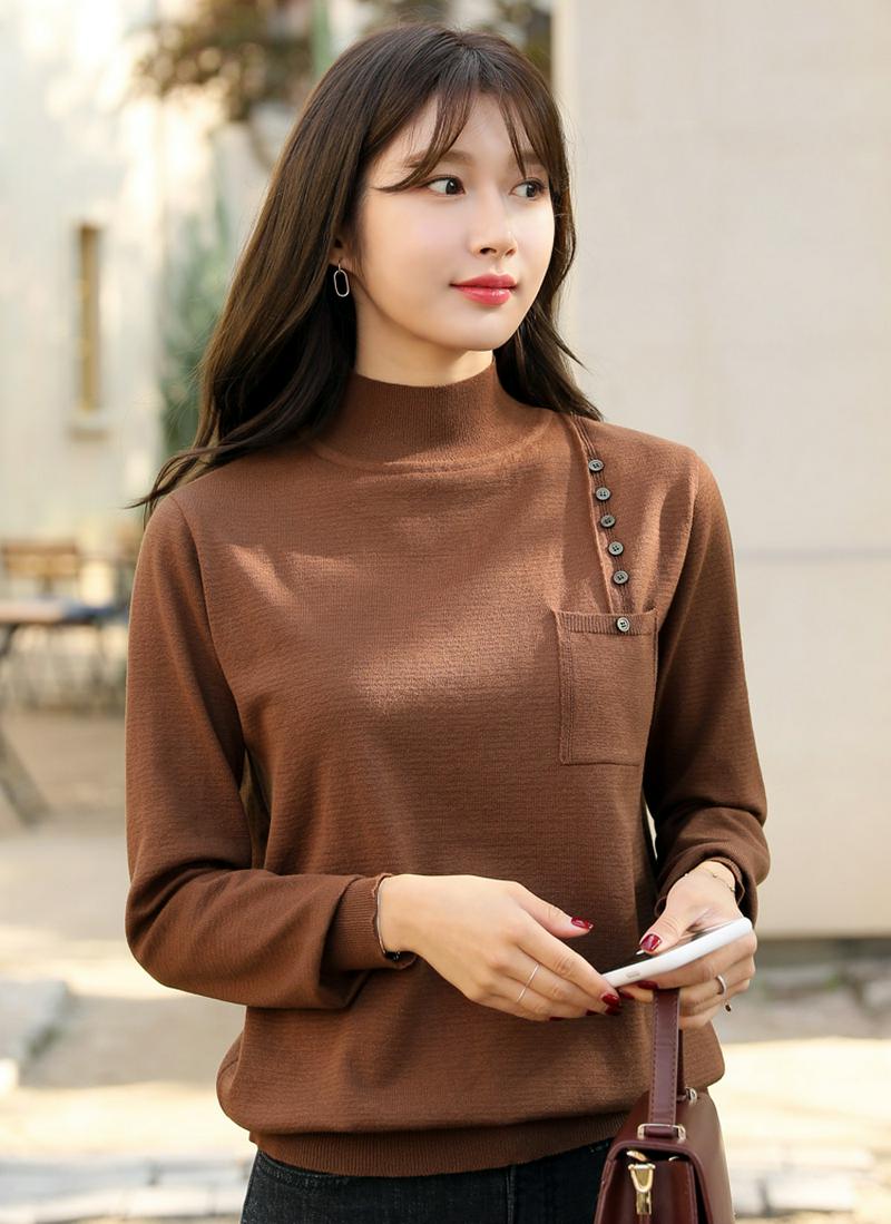 ボタンポイントハイネックニット